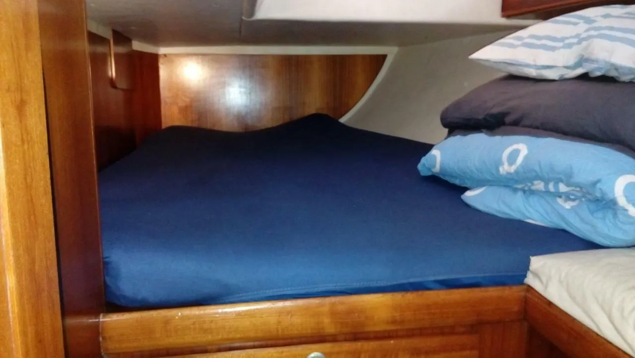 Hotel Velero MissTick,Gibsea 47'2 Puerto Calero Hotel en barco